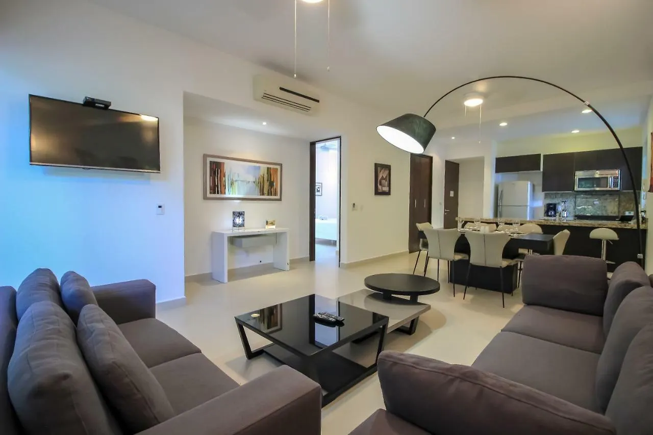 Fantastic Condo With Balcony, High Speed Internet, Pool Facilities In Akumal